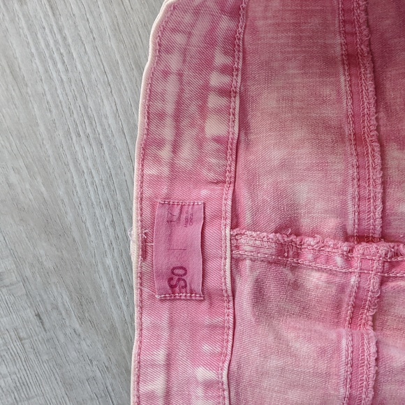 Acid Wash Pink Denim Jean Skirt Junior Women Size 17 Frayed Hem - Picture 4 of 5